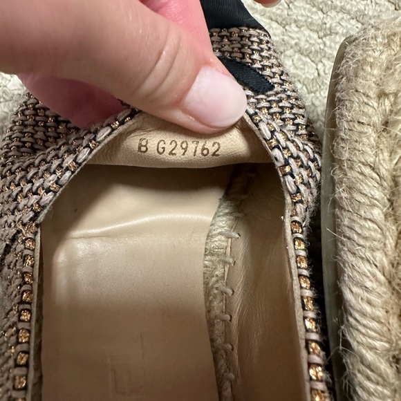 CHANEL METALLIC TWEED BEIGE/BLACK ESPADRILLE FLATS. SIZE 36. - Picture 4 of 5